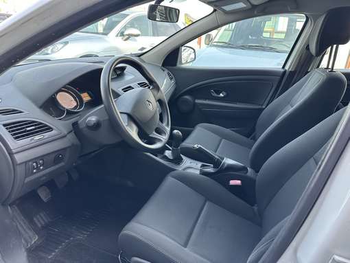 Renault Megane Iii 1.5 DCI 90 Ch Estate 2012 - vue 8