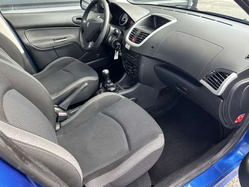 Peugeot 206 + 1.4 75 Ch 2010 - vue 10