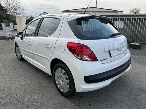Peugeot 207 1.6 92 Ch 98g 2011 - vue 4