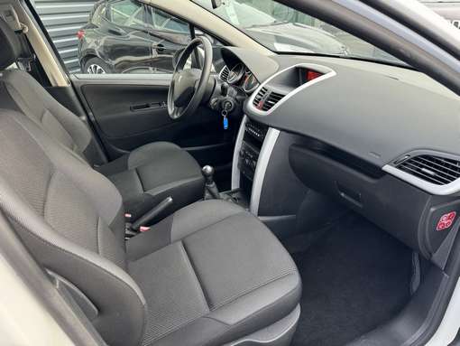 Peugeot 207 1.6 92 Ch 98g 2011 - vue 7