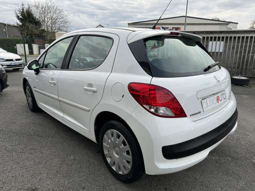 Peugeot 207 1.6 92 Ch 98g 2011 - vue 3