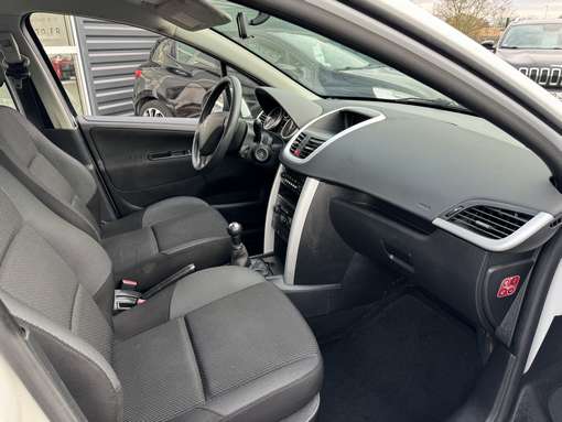 Peugeot 207 1.6 92 Ch 98g 2011 - vue 9