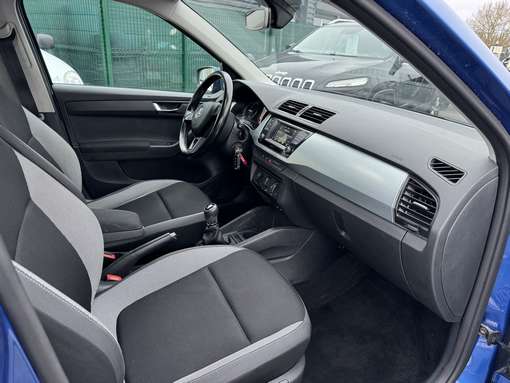 Skoda Fabia 1.4 90 Ch TDI exclusive 2016 - vue 6