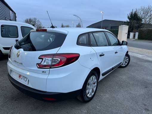 Renault Megane Iii 1.5 DCI 90 Ch Estate 2012 - vue 3