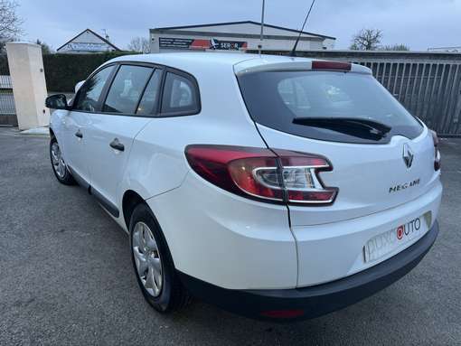 Renault Megane Iii 1.5 DCI 90 Ch Estate 2012 - vue 4