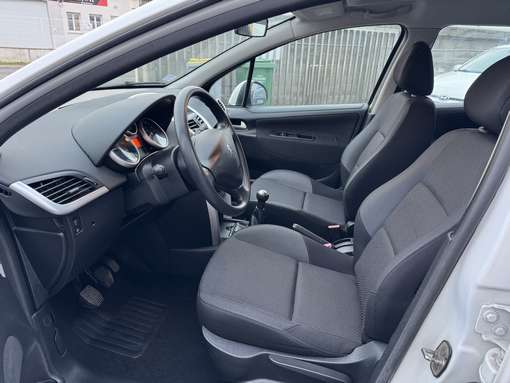 Peugeot 207 SW 1.6 92 Ch 2011 - vue 5
