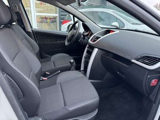 Peugeot 207 SW 1.6 92 Ch 2011 - vue 8