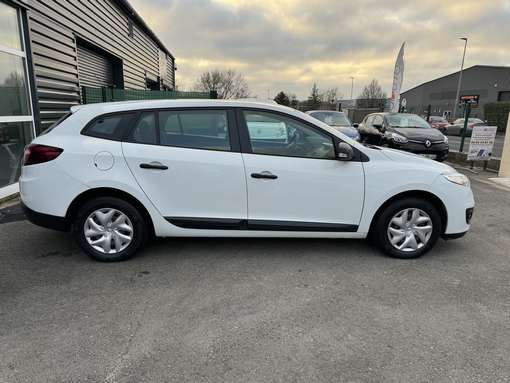 Renault Megane Iii 1.5 DCI 90 Ch Estate 2012 - vue 2