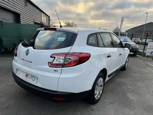 Renault Megane Iii 1.5 DCI 90 Ch Estate 2012 - vue 4