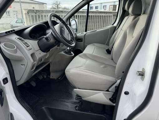Renault Trafic 2.0 DCI 90 Ch 2013 - vue 8