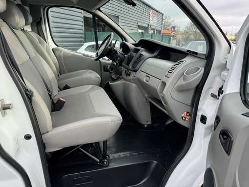 Renault Trafic 2.0 DCI 90 Ch 2013 - vue 9
