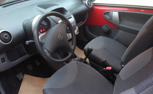 Peugeot 107 1.0 2007 - vue 3