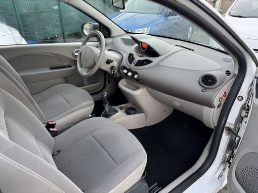 Renault Twingo 1.5 DCI 75 Ch expression 2011 - vue 6