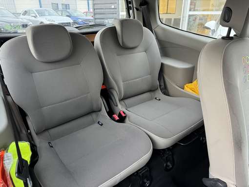 Renault Twingo 1.5 DCI 75 Ch expression 2011 - vue 7