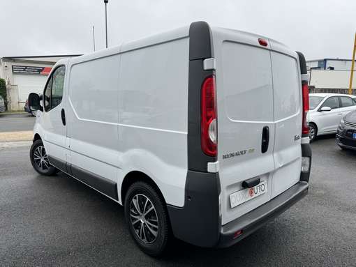 Renault Trafic 2.0 DCI 90 Ch 2013 - vue 2