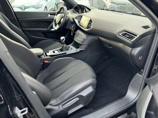 Peugeot 308 1.6 HDI 116 2017 - vue 6