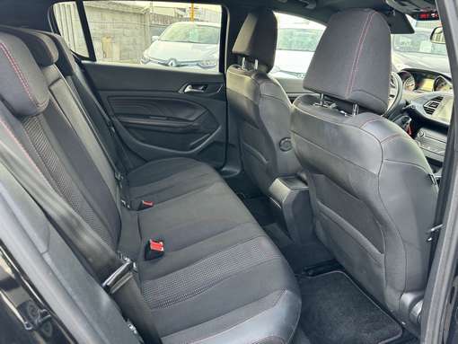 Peugeot 308 1.6 HDI 116 2017 - vue 7
