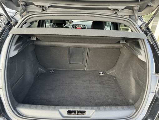 Peugeot 308 1.6 HDI 116 2017 - vue 9