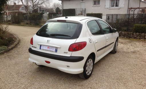 Peugeot 206 1.4 Ess Trendy 2007 - vue 3