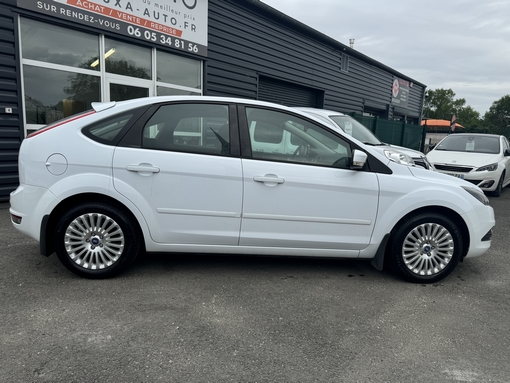 Ford Focus 1.6 110 Ch 2010 - vue 5