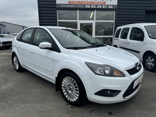 Ford Focus 1.6 110 Ch 2010 - vue 6