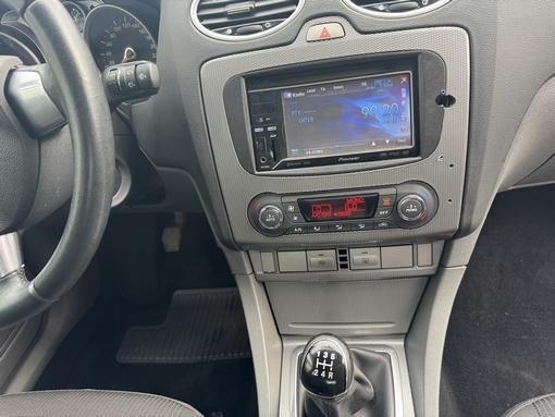 Ford Focus 1.6 110 Ch 2010 - vue 11