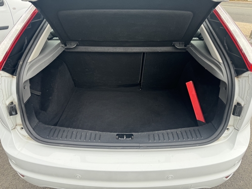 Ford Focus 1.6 110 Ch 2010 - vue 12