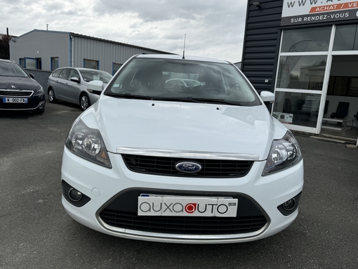 Ford Focus 1.6 110 Ch 2010 - vue 3
