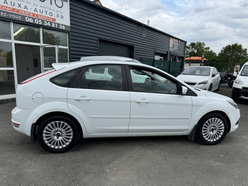 Ford Focus 1.6 110 Ch 2010 - vue 7