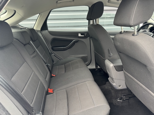 Ford Focus 1.6 110 Ch 2010 - vue 10