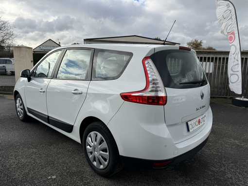 Renault Scenic 1.6 110 Ch Expression 2012 - vue 3