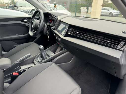 Audi A1 Sportback 116 Ch sline 2019 - vue 9