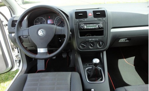 Volkswagen Golf 105 Ch TDI 2008 - vue 3