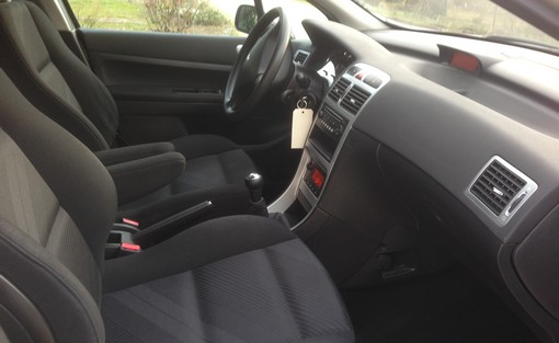 Peugeot 307 Break 1.6 HDI 110 2006 - vue 6