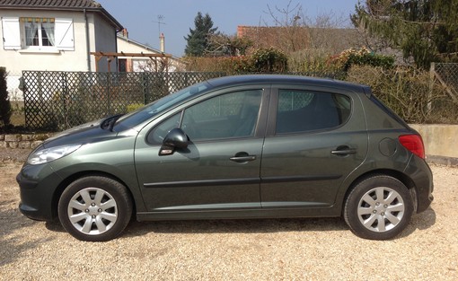 Peugeot 207 1.4 HDI 70ch 2009 - vue 2