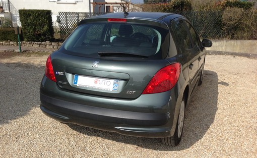 Peugeot 207 1.4 HDI 70ch 2009 - vue 4