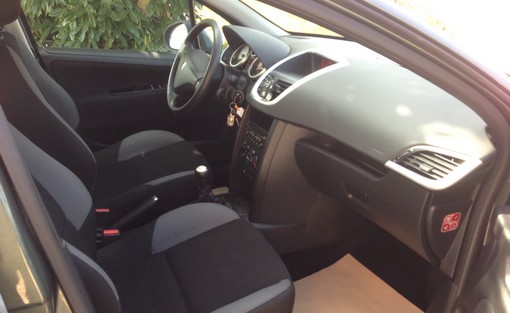 Peugeot 207 1.4 HDI 70ch 2009 - vue 5