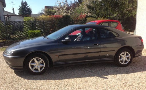 Peugeot 406 Coupe 2.0 16 V 1999 - vue 2