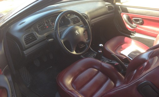 Peugeot 406 Coupe 2.0 16 V 1999 - vue 5
