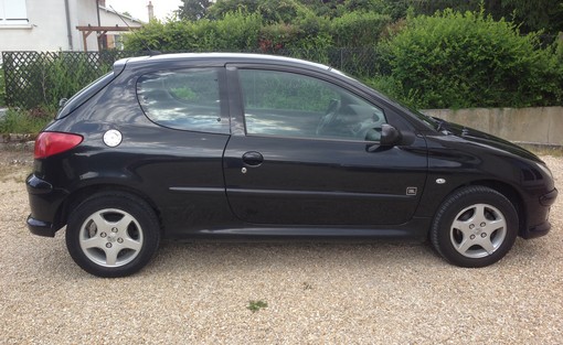 Peugeot 206 1.4Hdi 70 Ch Jbl 2006 - vue 2