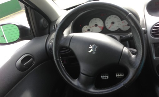 Peugeot 206 1.4Hdi 70 Ch Jbl 2006 - vue 10