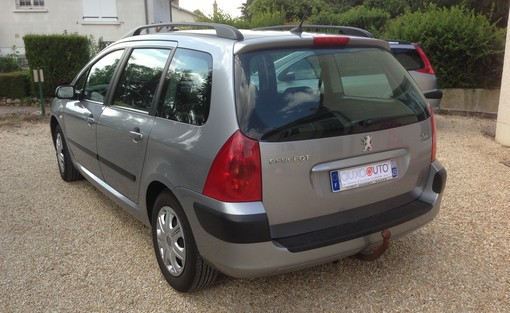 Peugeot 307 2.0 HDI 90 Ch 2003 - vue 3