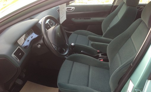 Peugeot 307 SW 1.6 110 Ch 2004 - vue 4