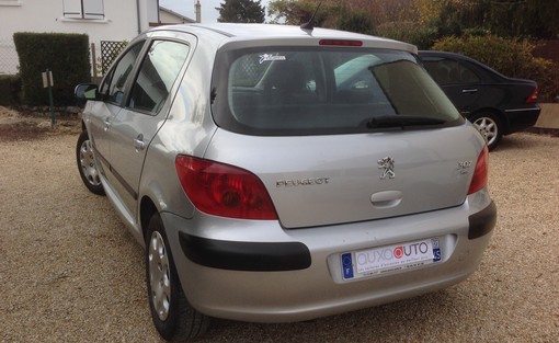 Peugeot 307 2.0 HDI 90 Ch xt 2003 - vue 3