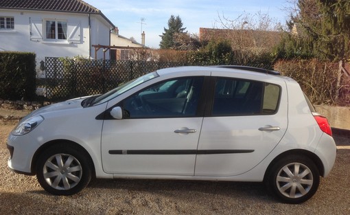 Renault Clio 1.5 dci 70 expression 5p 2009 - vue 2