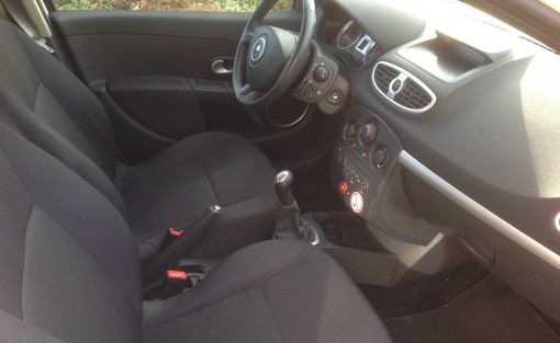 Renault Clio 1.5 dci 70 expression 5p 2009 - vue 5