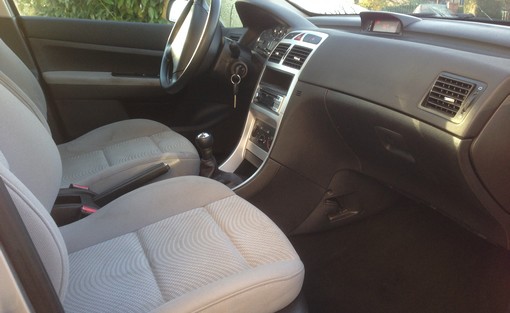 Peugeot 307 Break 1.6 hdi 90 2007 - vue 5