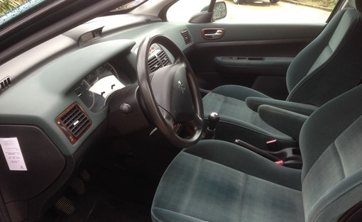 Peugeot 307 1.6 110 2002 - vue 5