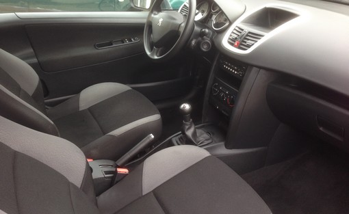 Peugeot 207 1.6 90 ch hdi trendy 2008 - vue 5