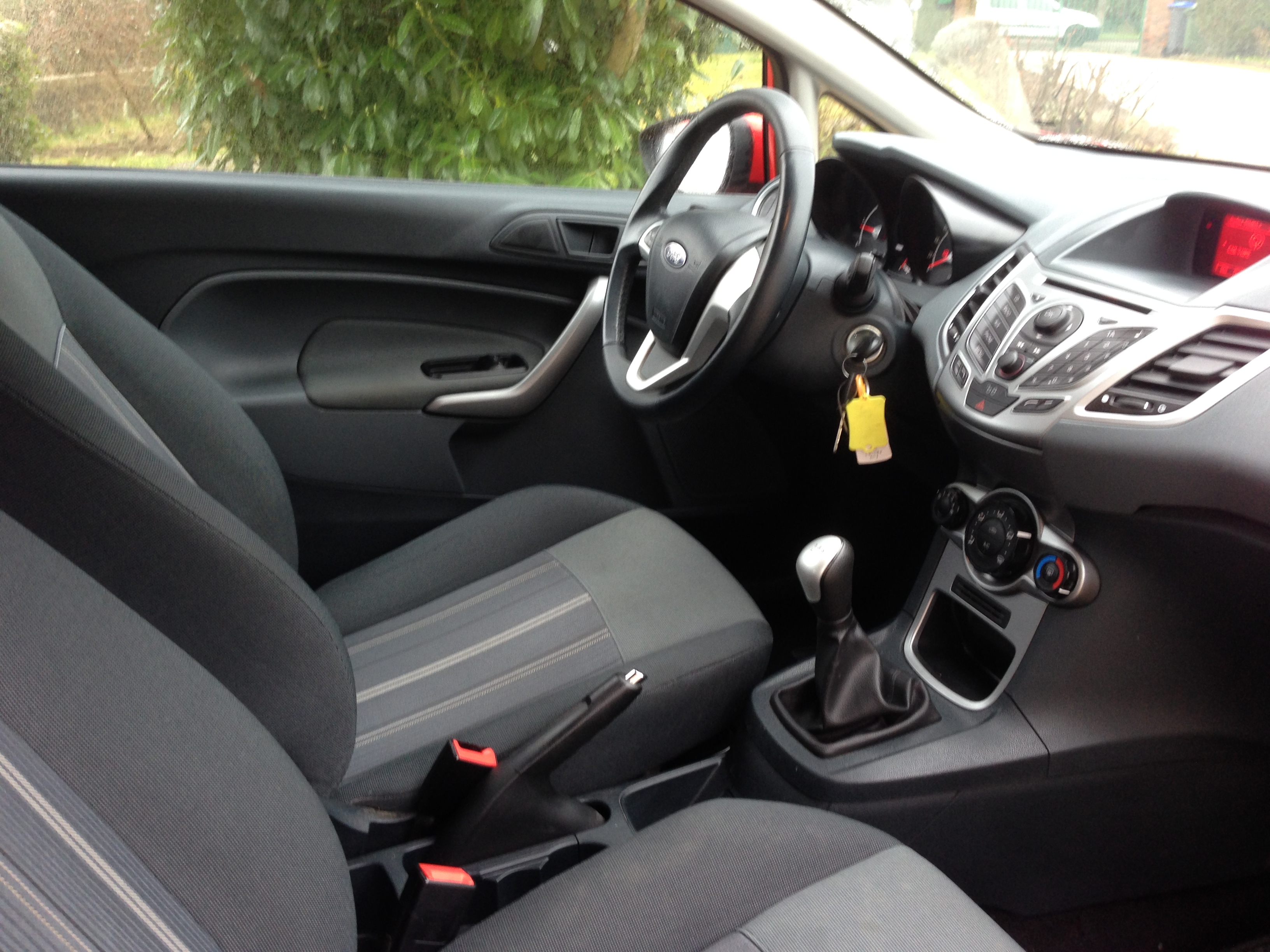 Ford Fiesta 1.4 tdci 2010 - vue 5